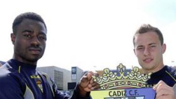 <b>Construir para poder atacar</b> Abraham y Ogbeche son dos de las grandes novedades para recibir al potente filial del Villarreal. Espárrago quiere más agresividad en el ataque con ellos dos.