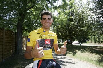 Debió esperar media hora para saber si se enfundaba su primera amarillo en Montélimar, en el Tour de 2006: 'Fueron los 30 minutos más largos de mi vida '. Llegó como gregario de Valverde... y acabó segundo gracias a una fuga. El positivo de Landis le elevó al primer puesto: ' No era el mejor, pero luché mi ocasión. Aunque dolió no disfrutarlo en los Campos Elíseos y que se hiciera oficial muchos meses después'.