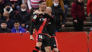 03/04/22  PARTIDO PRIMERA DIVISION 
 GRANADA CF - RAYO VALLECANO
 En la imagen Sergi Guardiola (Rayo Vallecano) celebra el GOL 0-2  ALEGRIA 