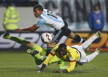 Argentina-Colombia.Tévez y Zapata.