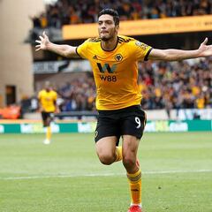 Raúl Jiménez, entre los mejores 10 delanteros de la Premier