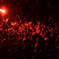 Liverpool escenifica el fracaso del confinamiento: miles de hinchas abarrotan las calles
