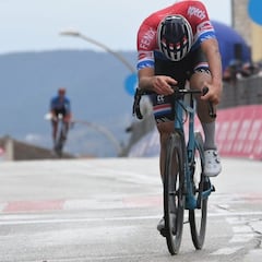 Van der Poel explica las razones de su ataque en Tirreno-Adriático