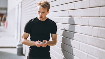 El 'pack' de camisetas que disimula la tripa y realza pecho y brazos arrasa en Amazon con más de 8.000 valoraciones en su web.