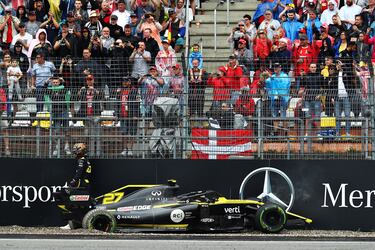 Hülkenberg firmó con Renault para liderar su proyecto de regreso a la élite. A pesar de buenas actuaciones individuales, el coche nunca fue lo suficientemente competitivo y para 2019, con el fichaje de Daniel Ricciardo por el equipo, el papel de Nico en el equipo pasó a un rol más secundario. En Alemania 2019, tuvo una gran oportunidad de podio, pero un error bajo lluvia lo dejó fuera de pista y del podio… otra vez.