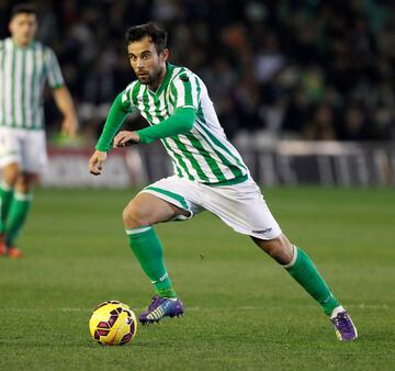 Jugó con el Betis la temporada 15/16