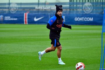 El español Juan Bernat en el entrenamiento del Paris Saint-Germain.