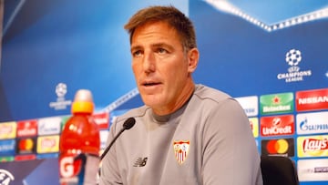 Eduardo Berizzo en rueda de prensa. 