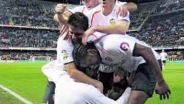 <b>CONJURA. </b>Los futbolistas del Valencia quieren celebrar la consecución de una plaza Champions.