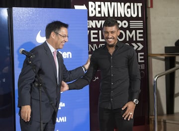 Paulinho's Barcelona unveiling in pictures