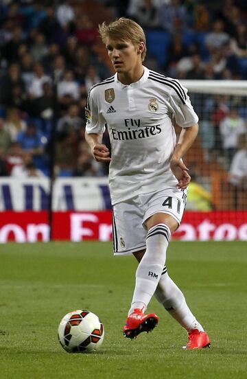 En enero de 2015 se hizo oficial su traspaso al Real Madrid,​ pasando a formar parte del equipo filial. Debutó con el primer equipo el 8 de febrero en un partido frente al Bilbao Athletic. Permaneció ligado al Real Madrid hasta el 2021.