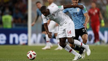 Carvalho, junto a Cavani en los octavos del Mundial. 