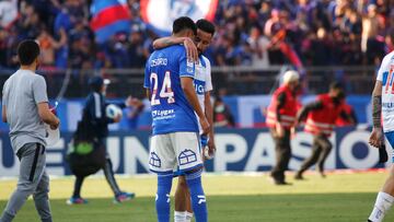 Futbol, Universidad de Chile vs Universidad Catolica.
Fecha 23, campeonato Nacional 2022.
Los jugadores de Universidad Catolica celebran luego de ganar contra Universidad de Chile durante el partido por la primera division disputado en el estadio Nacional.
Santiago, Chile.
27/08/2022
Jonnathan Oyarzun/Photosport
Football, Universidad de Chile vs Universidad Catolica.
23 th date, 2022 National Championship.
Universidad Catolica’s players celebrate after winning against Universidad de Chile for the first division match held at Nacional stadium.
Santiago, Chile.
27/08/2022
Jonnathan Oyarzun/Photosport