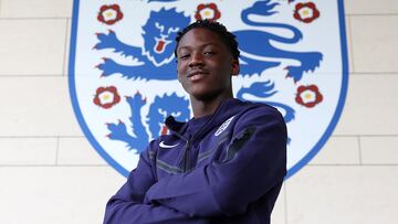 Kobbie Mainoo, jugador del Manchester United, convocado con la Selección absoluta de Inglaterra.