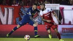 BUENOS AIRES, ARGENTINA - MAY 19:  Dario Benedetto of Boca Juniors drives the ball during a first leg semifinal match between Argentinos Juniors and Boca Juniors as part of Copa de la Superliga 2019 at Estadio Autocredito Diego Armando Maradona on May 19, 2019 in Buenos Aires, Argentina. (Photo by Marcelo Endelli/Getty Images)