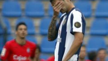 TOC&Oacute; FONDO. Portillo se lamenta en plena goleada del Xerez.