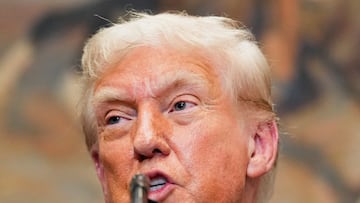 Trump announces South Korea trade deal with 15% tariffs, easing pressure on automakers and boosting U.S. investment by $350B.