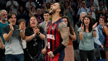 El jugador del Baskonia Markus Howard celebra la victoria ante el Breogán.