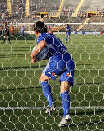 Marcelo Salas jugó un excelente partido en aquella tarde de 2008, cuando "colgó" los botines tras el triunfo ante Cobreloa.