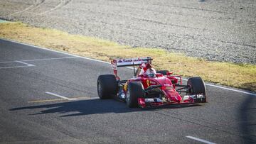 Vettel en los test de hoy en Montmeló.
