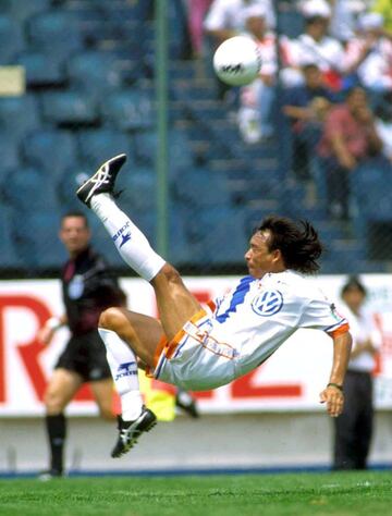 Sus hachazos se recuerdan principalmente con la camiseta del Puebla, además es uno de los cachirules por los cuales México no fue al Mundial de 1990.