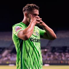 Misma apisonadora sin Amorim