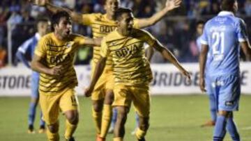 Boca logra ag車nico empate y sigue con vida en la Copa