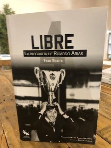 'Libre', la novela de un mito llamado Arias