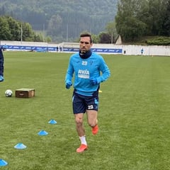 Arbilla vuelve a entrenar con sus compañeros tras su ausencia