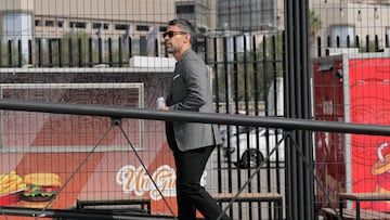 Jorge Valdivia prepara su regreso: “Está mejor que todos, tirará magia... Es un honor volver a verlo vestido de corto”