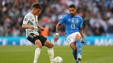 El jugador argentino Nahuel Molina y el italiano Emerson durante la Finalíssima entre ampos países en Wembley.