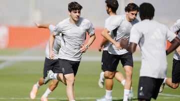 Pablo Sáenz, en un entrenamiento con el Granada