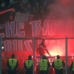 La UEFA abrirá expediente al Marsella por la agresión de sus ultras a los vigilantes