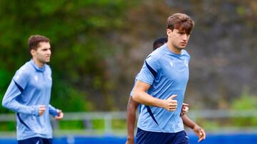La Real Sociedad hace su primer entrenamiento de pretemporada en Zubieta a las órdenes de Sergio Francisco como nuevo entrenador 