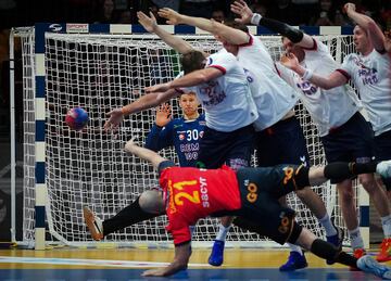 Duelo entre la selección española de balonmano y la selección noruega durante el Campeonato Mundial de Balonmano IHF. 