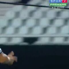 El oportuno gol de Leo Valencia que amargó a Rafa Vaz en Brasil