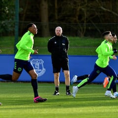 Yerry Mina tiene nuevo DT: Sean Dyche, el elegido por Everton