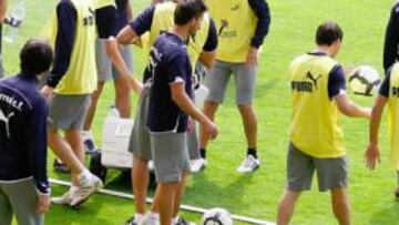 <b>A POR TODAS. </b>El Villarreal, que ayer se ejercitó en El Madrigal, necesita sumar los tres puntos para soñar con Europa.