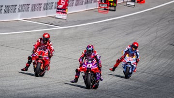 Bagnaia, Martín y Márquez durante el GP de Austria de MotoGP en el Red Bull Ring.