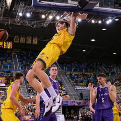 El Granca aplasta a un pobre Zunder Palencia
