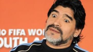 Maradona responde a La Volpe: "No hay que ser un vendepatria"
