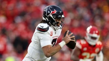 Injured CJ Stroud limps off for the Texans