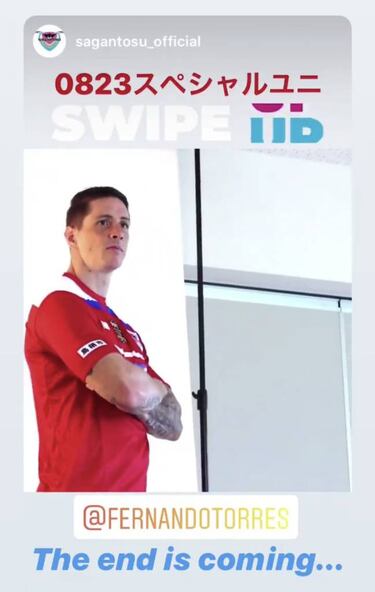 Torres homenajea en su despedida a la camiseta del Atleti con la que nunca pudo jugar