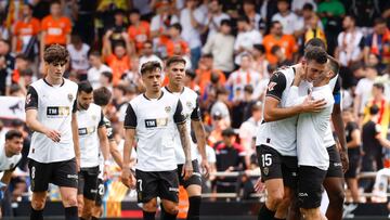 Tárrega rompe a llorar al final del partido