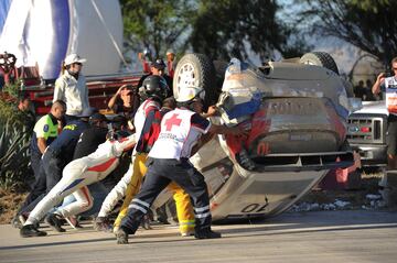 Sufrió otro accidente con su Citroën en el que acabaría volcando durante el rally de México 2014.