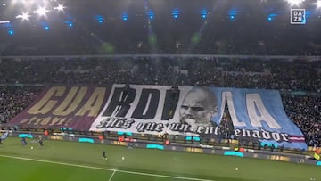Salen a dar la cara por Guardiola con este tifo... ¡en catalán!