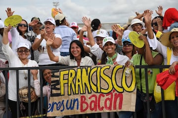 El Papa Francisco recorrió Bogotá, Villavicencio, Medellín y Cartagena con su mensaje de paz y reconciliación. Una visita emotiva para practicantes y no creyentes.