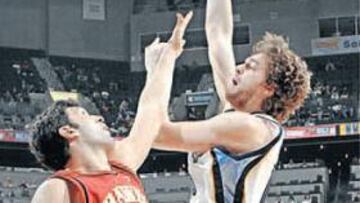 Kobe ataca la muralla china.