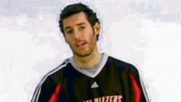 <b>PIDE VOTOS. </b>"Vótame" canta Rudy Fernández para ganarse el apoyo de los aficionados.