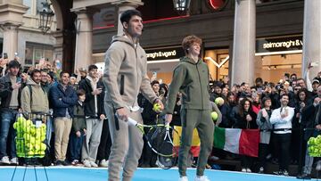 Jannik Sinner y Carlos Alcaraz, en un acto promocional de las ATP Finals.